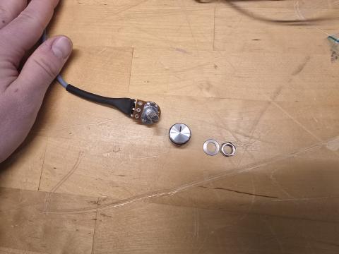 170130-10 Dimmer pots 1 Knob and nut